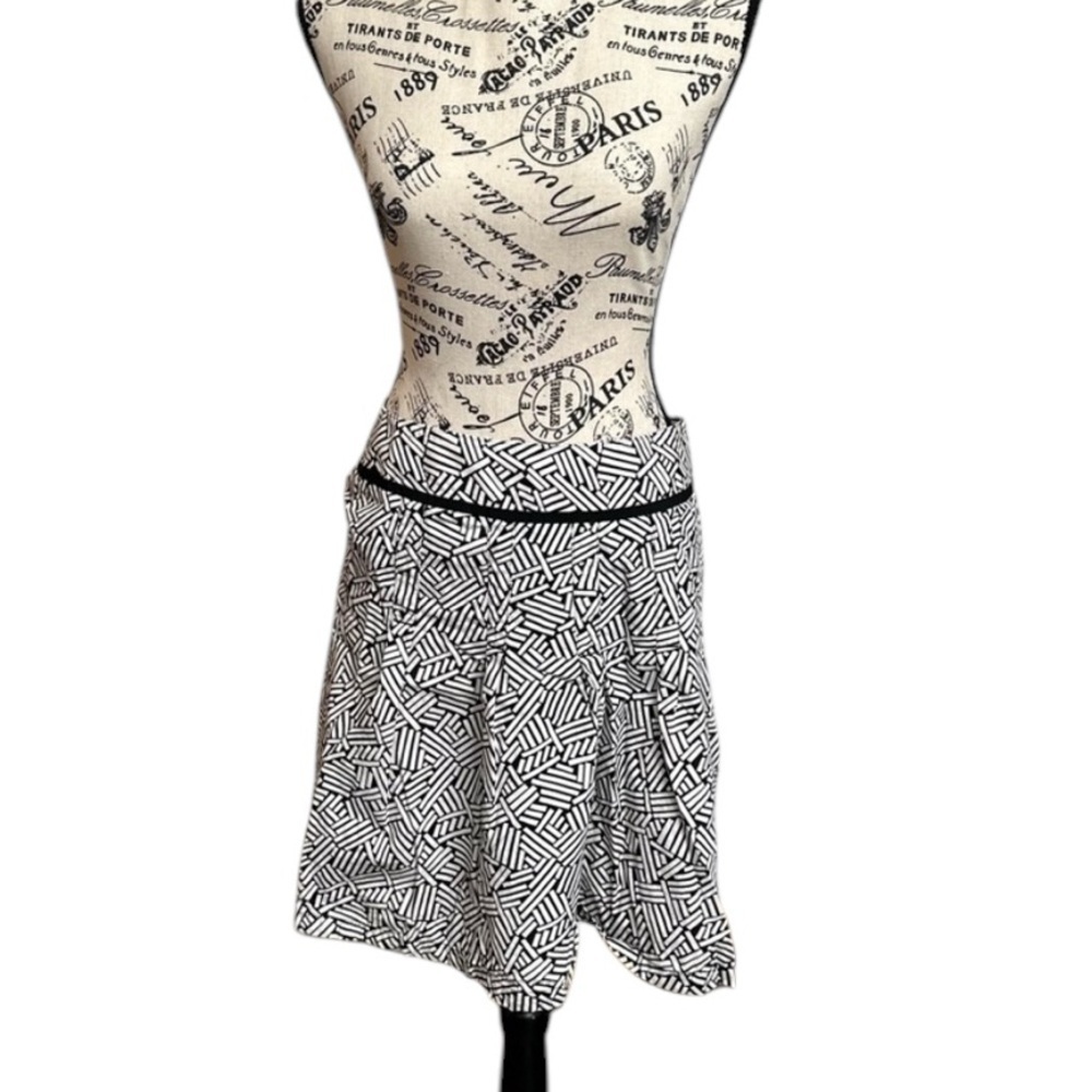 Cute patterned Loft Skirt